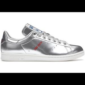 Women’s Adidas ‘Stan Smith ‘ sneakers .